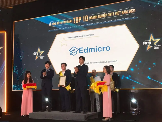 Edmicro cùng nền tảng giáo dục trực tuyến Onluyen.vn nhận giải thưởng TOP10 Công nghệ giáo dục 2021